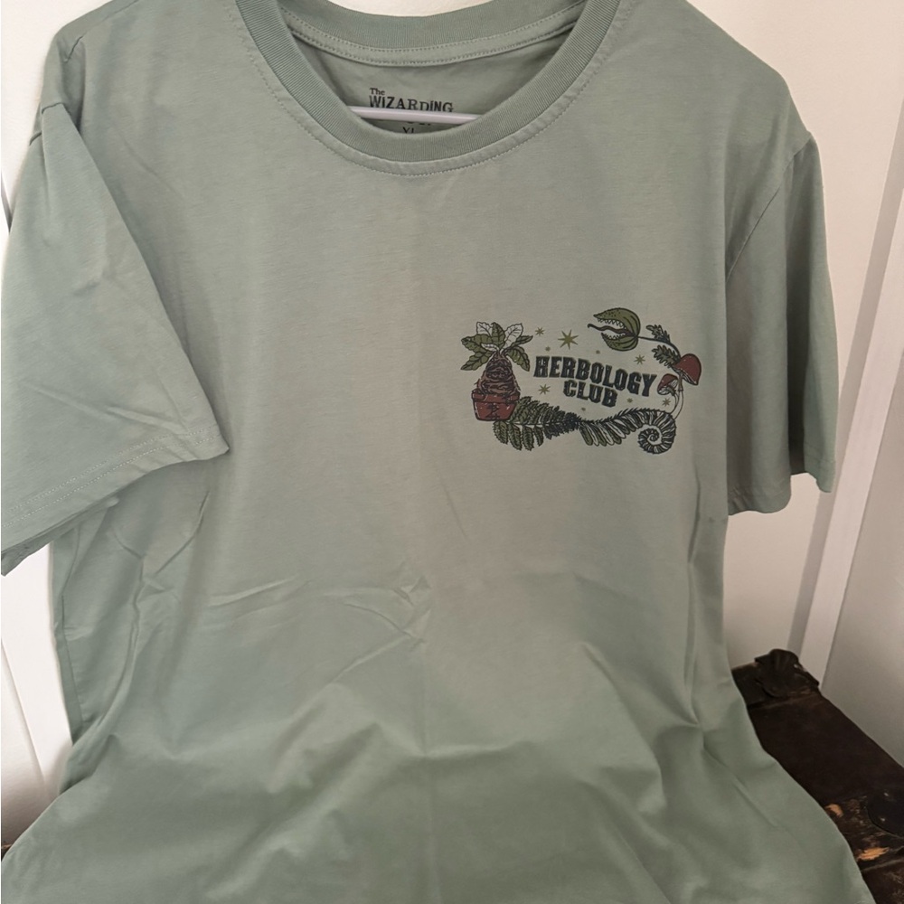 Wizarding Trunk- Green Herbology Club T-Shirt